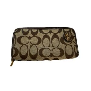 Coach carriage vintage Double Zip Wallet